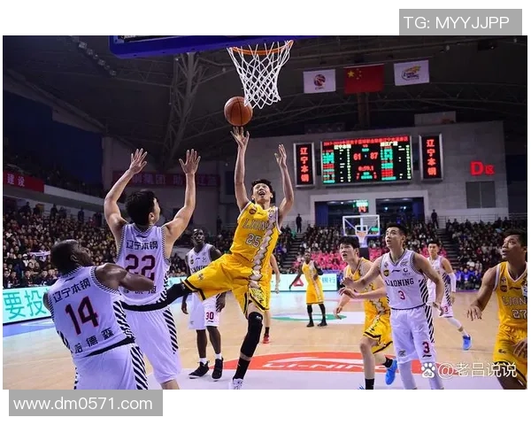 南京篮球队中路突破战术解析与球队发展新动向探讨